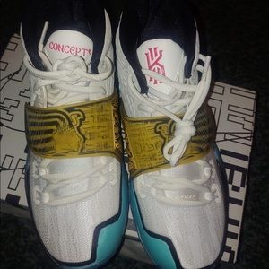 Kyrie mummy 6 X Concepts